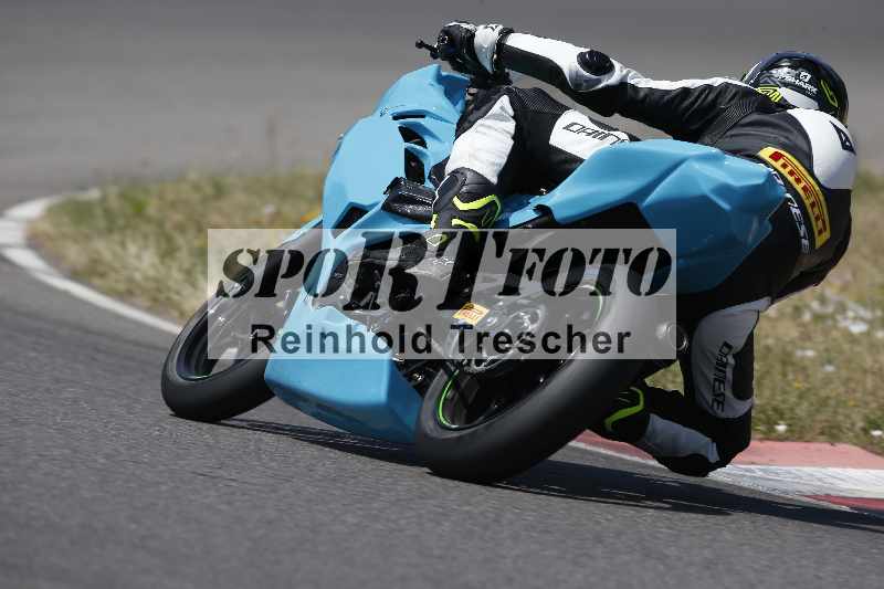 /Archiv-2023/28 05.06.2023 Moto Club Anneau du Rhin/vert-medium/33